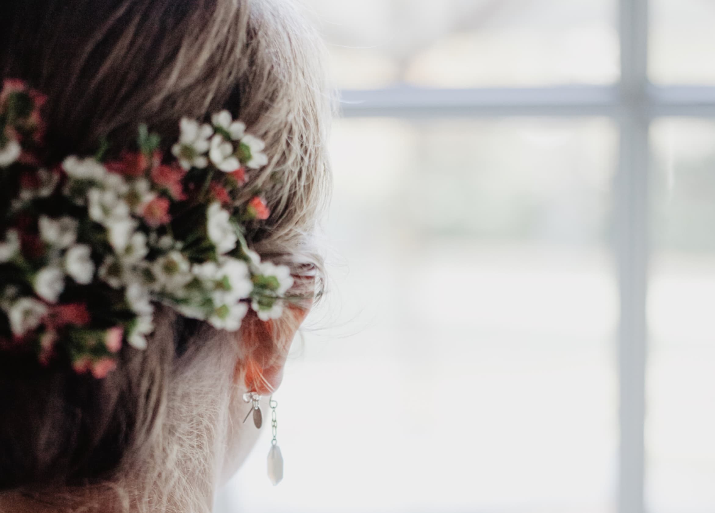 flowers in hair of the bride