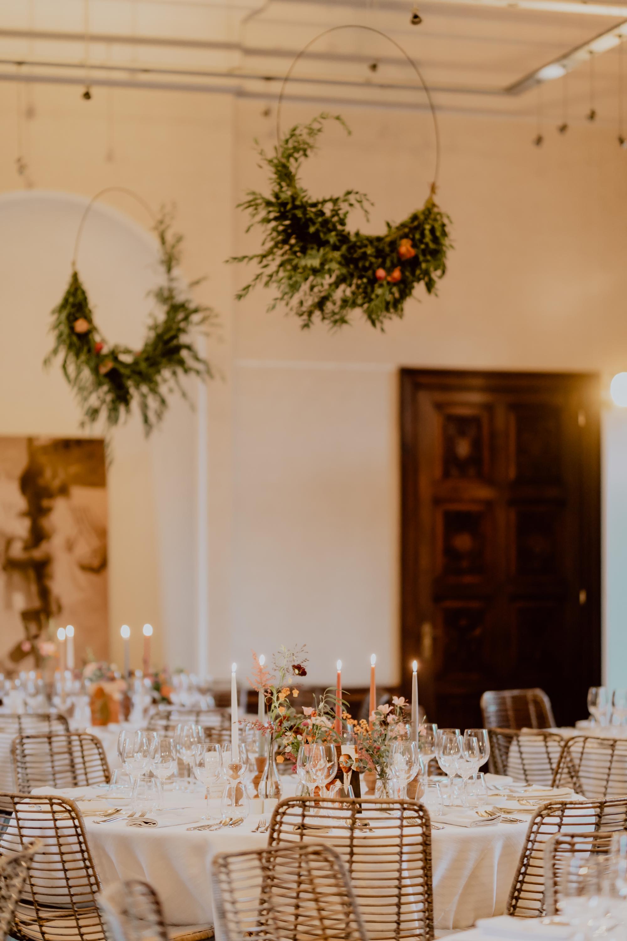 table setting with hanging greens